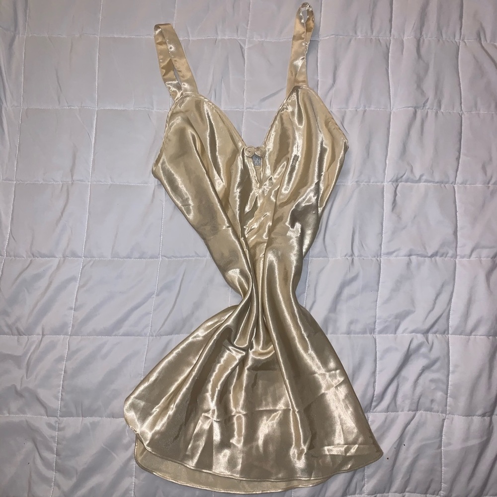 Val Mode Cream Slip